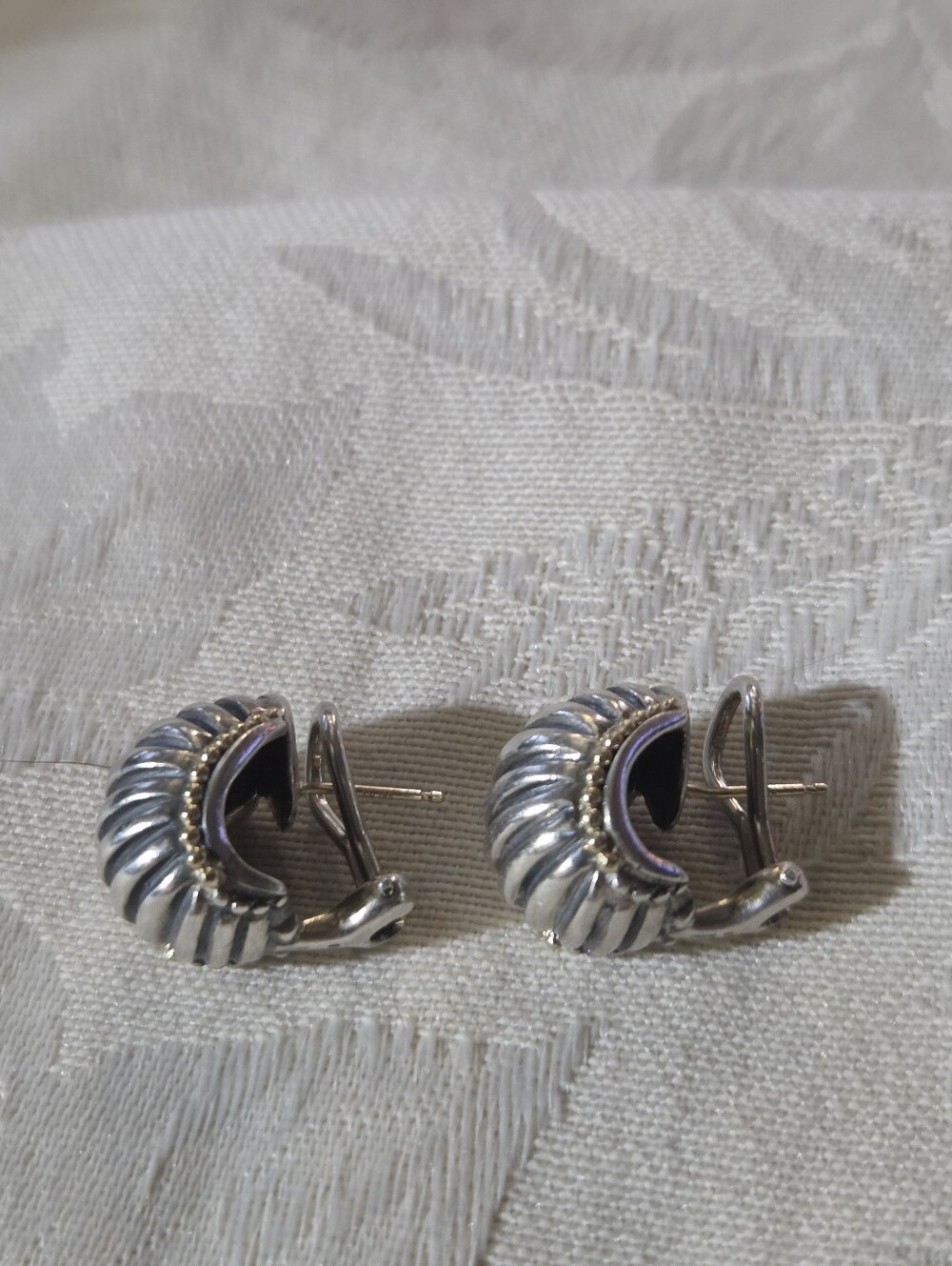 LAGOS Vintage Caviar Fluted Shrimp Earrings with Omega Backs, SS & 18k - Picture 11 of 13